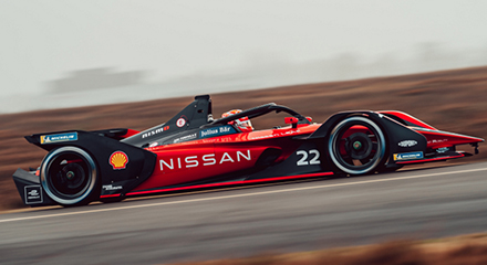 Nissan Formula E car side